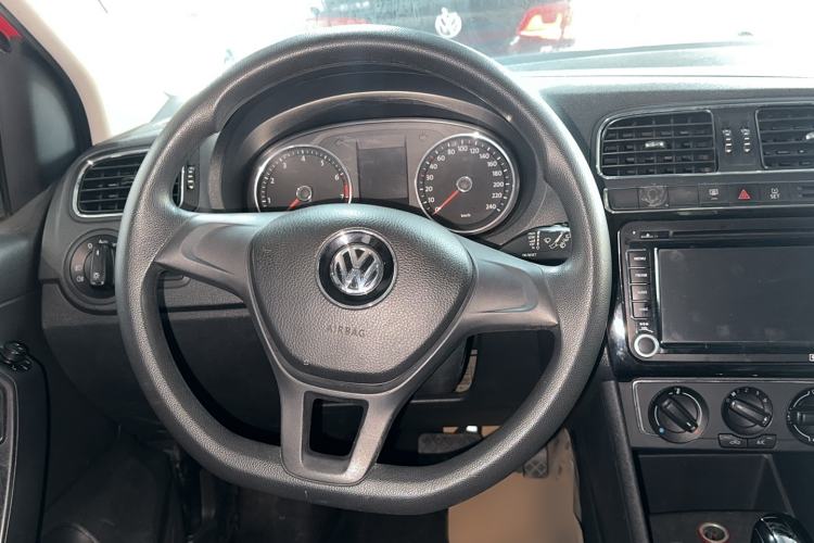 Used Volkswagen Polo 2014 1.4L Automatic Comfort Edition Steering Wheel