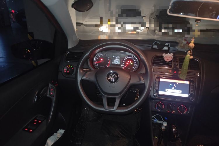 Used Volkswagen Polo 2014 1.6L Automatic Comfort Edition Steering Wheel
