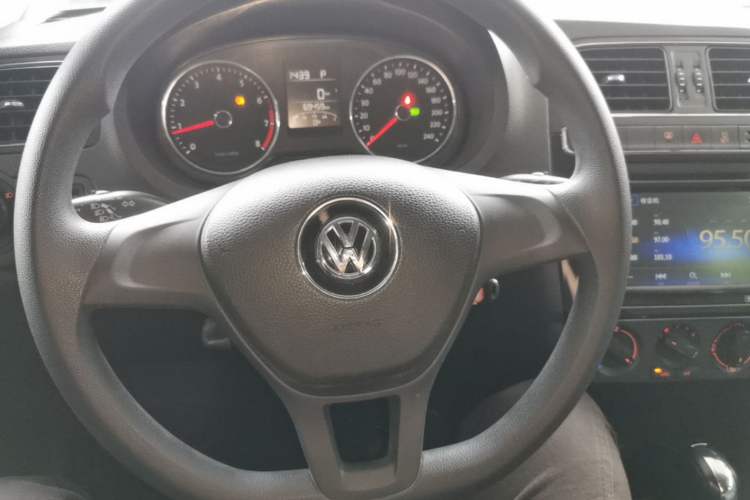 Used Volkswagen Polo 2014 1.6L Automatic Comfort Edition Steering Wheel
