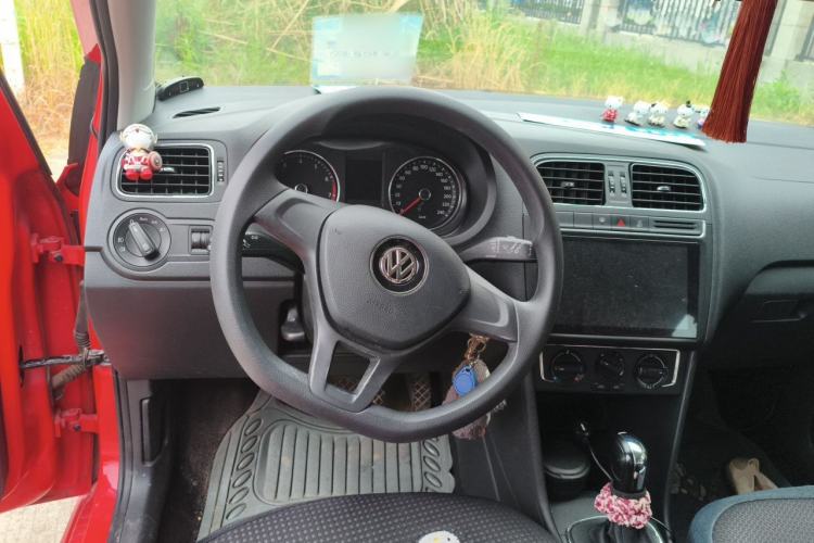 Used Volkswagen Polo 2014 1.6L Automatic Comfort Edition Steering Wheel