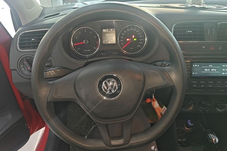 Used Volkswagen Polo 2014 1.6L Automatic Comfort Edition Steering Wheel