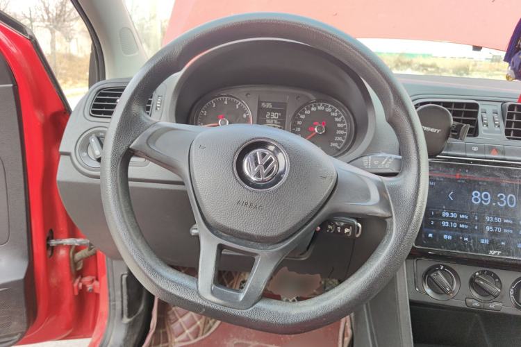Used Volkswagen Polo 2014 1.4L Manual Fashion Edition Steering Wheel