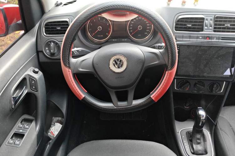 Used Volkswagen Polo 2014 1.4L Automatic Comfort Edition Steering Wheel