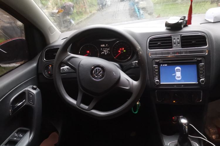 Used Volkswagen Polo 2014 1.6L Automatic Comfort Edition Steering Wheel