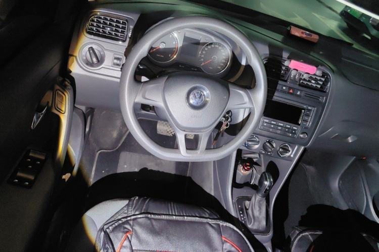 Used Volkswagen Polo 2014 1.6L Automatic Comfort Edition Steering Wheel