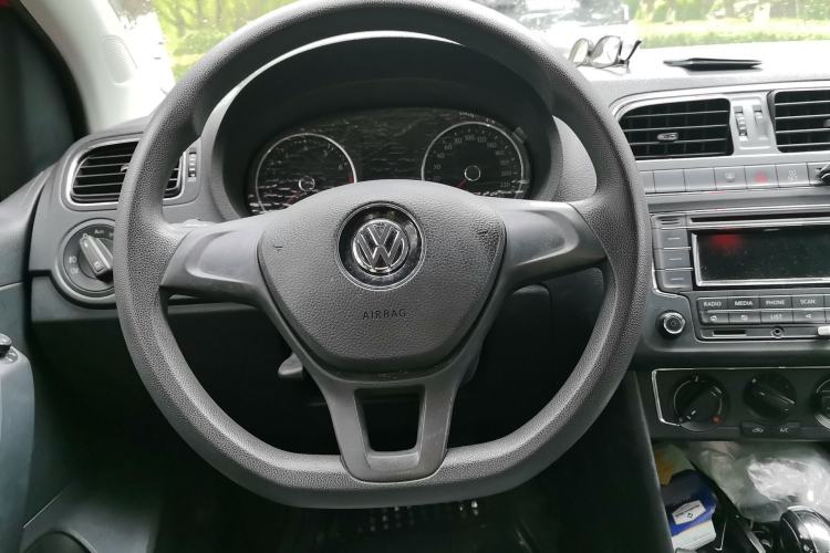 Used Volkswagen Polo 2014 1.6L Automatic Comfort Edition Steering Wheel