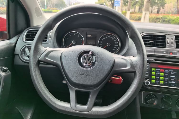 Used Volkswagen Polo 2014 1.6L Automatic Comfort Edition Steering Wheel