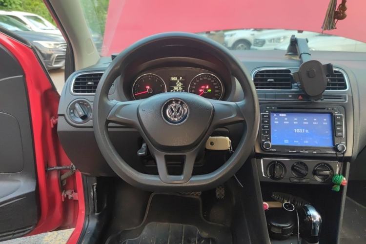 Used Volkswagen Polo 2014 1.6L Automatic Comfort Edition Steering Wheel