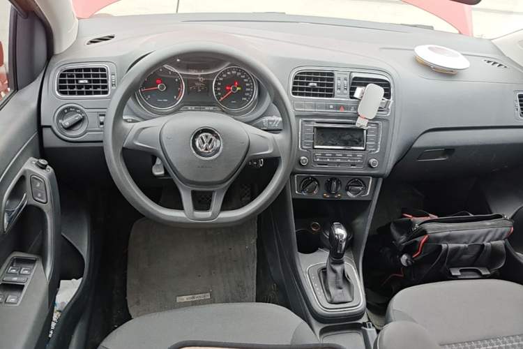 Used Volkswagen Polo 2014 1.6L Automatic Comfort Edition Steering Wheel