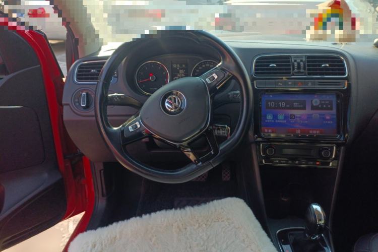 Used Volkswagen Polo 2014 1.6L Automatic Luxury Edition Steering Wheel
