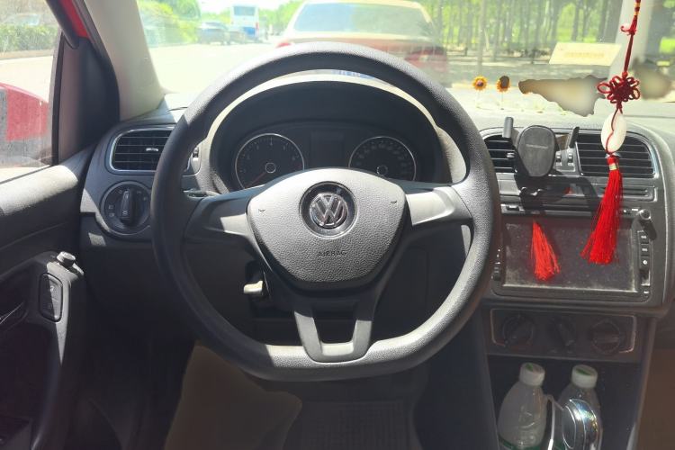 Used Volkswagen Polo 2014 1.6L Automatic Comfort Edition Steering Wheel