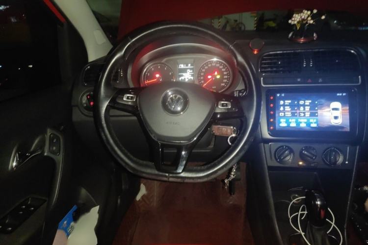 Used Volkswagen Polo 2014 1.6L Automatic Comfort Edition Steering Wheel