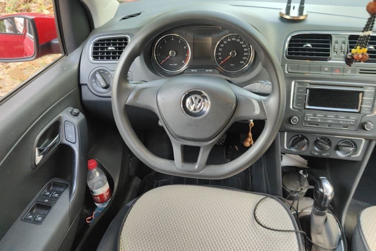 Used Volkswagen Polo 2014 1.6L Automatic Comfort Edition Steering Wheel