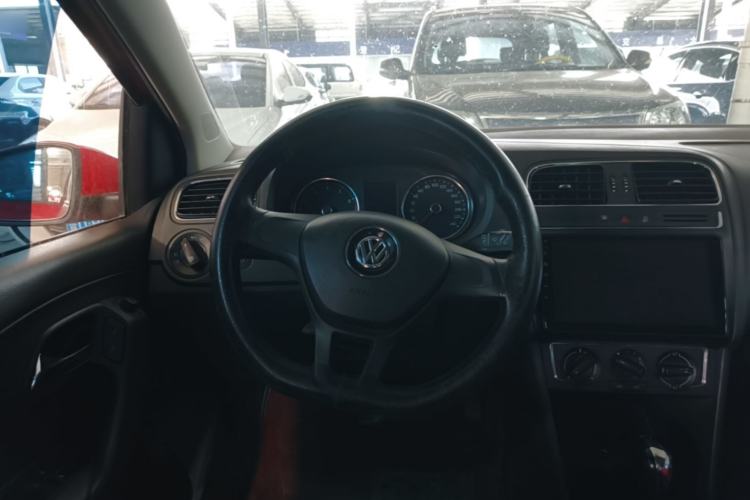 Used Volkswagen Polo 2014 1.4L Automatic Comfort Edition Steering Wheel