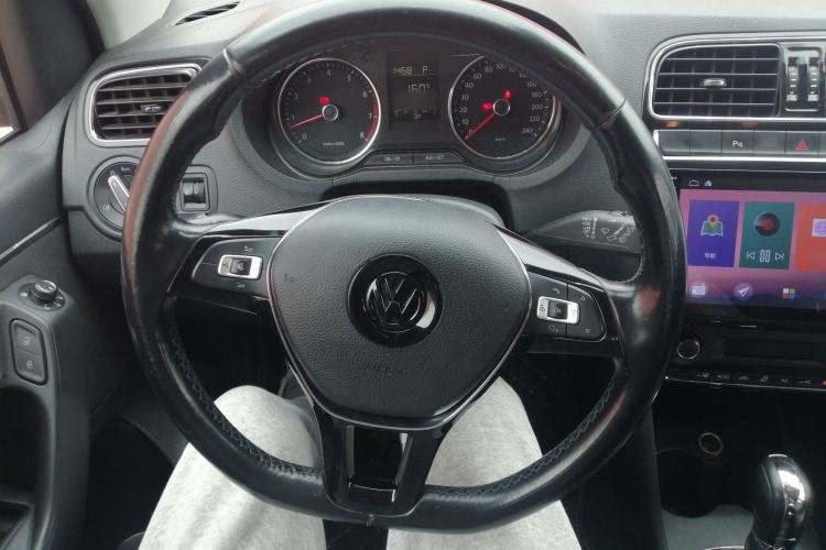 Used Volkswagen Polo 2014 1.6L Automatic Luxury Edition Steering Wheel