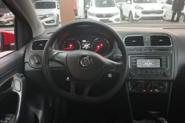 Used Volkswagen Polo 2014 1.6L Manual Comfort Edition Steering Wheel