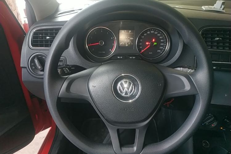 Used Volkswagen Polo 2014 1.4L Automatic Comfort Edition Steering Wheel
