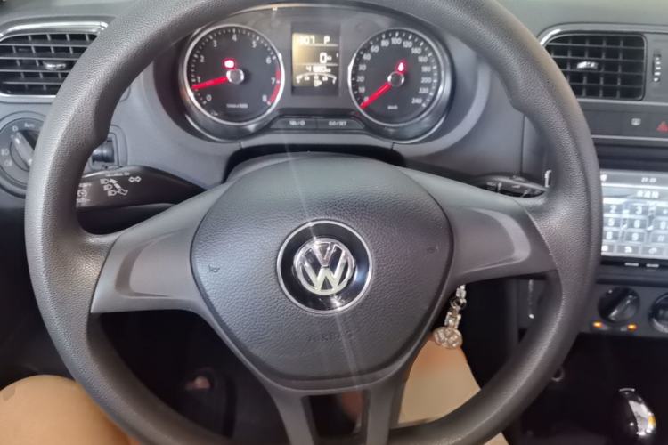 Used Volkswagen Polo 2014 1.6L Automatic Comfort Edition Steering Wheel
