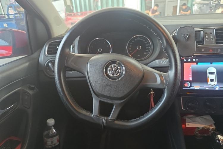 Used Volkswagen Polo 2014 1.6L Automatic Comfort Edition Steering Wheel