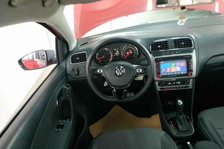 Used Volkswagen Polo 2014 1.6L Cross Polo Automatic Steering Wheel