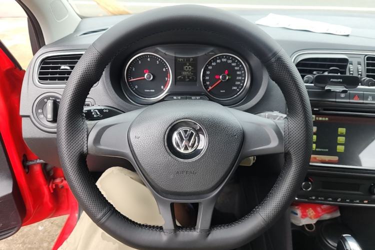 Used Volkswagen Polo 2014 1.4L Automatic Comfort Edition Steering Wheel