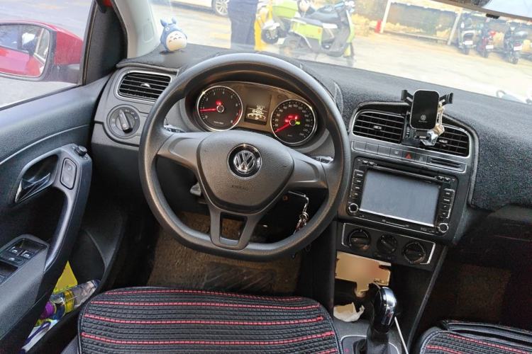 Used Volkswagen Polo 2014 1.6L Automatic Comfort Edition Steering Wheel