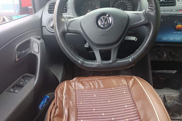 Used Volkswagen Polo 2014 1.4L Manual Fashion Edition Steering Wheel