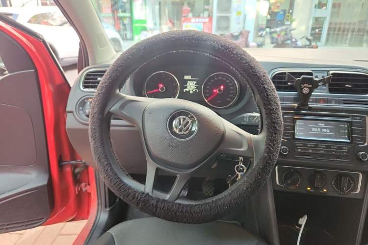 Used Volkswagen Polo 2014 1.6L Manual Comfort Edition Steering Wheel