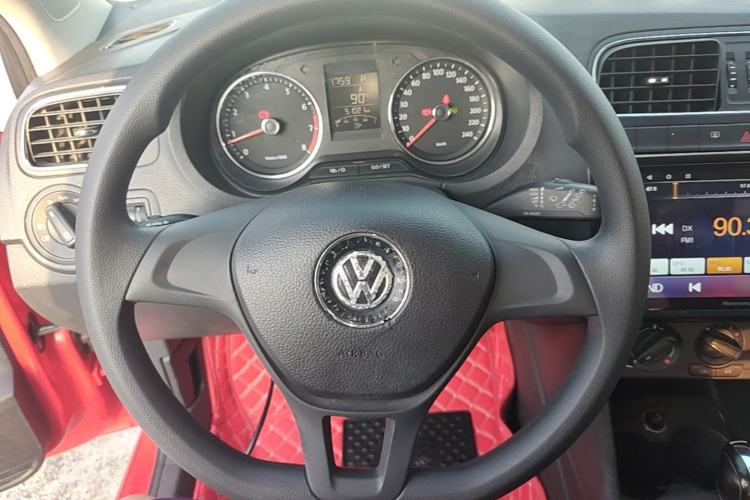 Used Volkswagen Polo 2014 1.4L Automatic Comfort Edition Steering Wheel