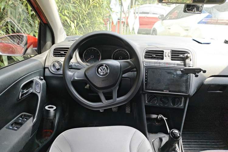 Used Volkswagen Polo 2014 1.6L Manual Comfort Edition Steering Wheel