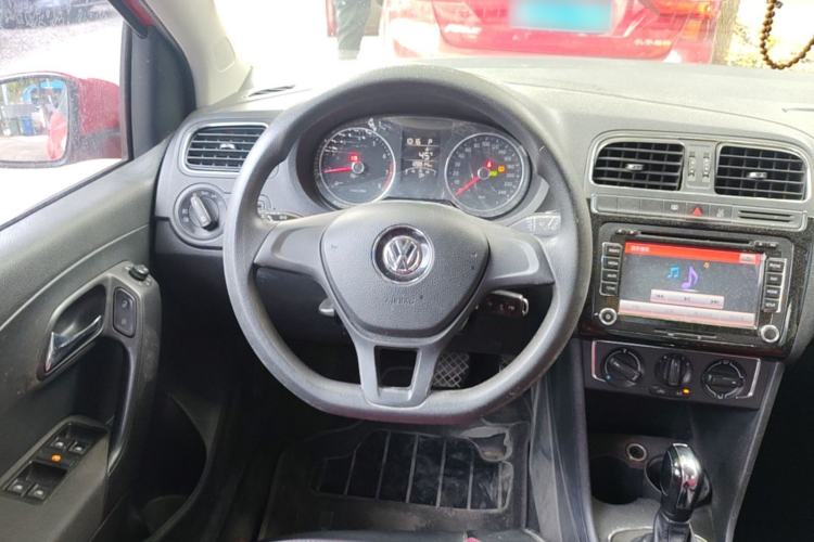 Used Volkswagen Polo 2014 1.4L Automatic Comfort Edition Steering Wheel