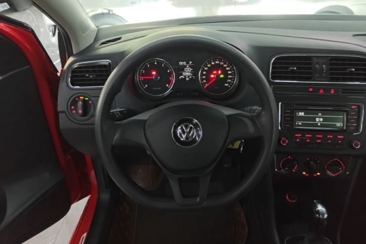 Used Volkswagen Polo 2014 1.6L Automatic Comfort Edition Steering Wheel