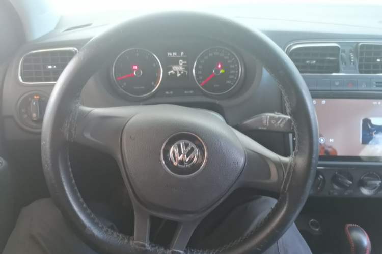 Used Volkswagen Polo 2014 1.4L Automatic Comfort Edition Steering Wheel