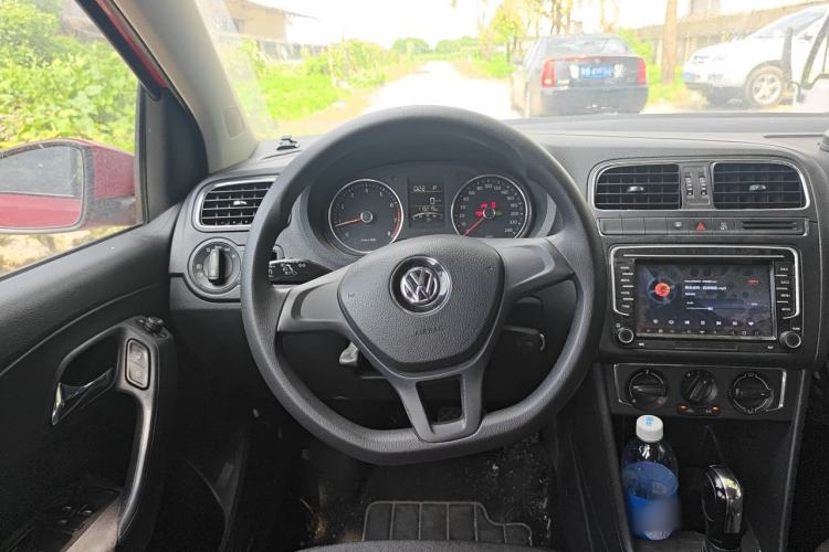 Used Volkswagen Polo 2014 1.4L Automatic Comfort Edition Steering Wheel