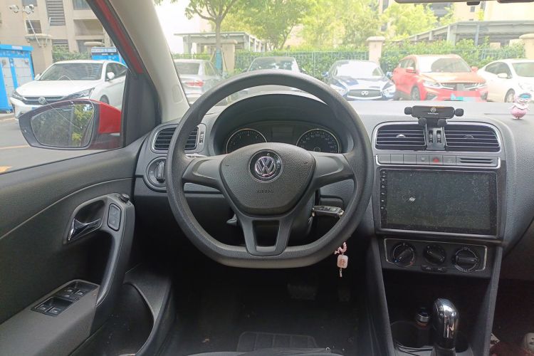 Used Volkswagen Polo 2014 1.4L Automatic Comfort Edition Steering Wheel
