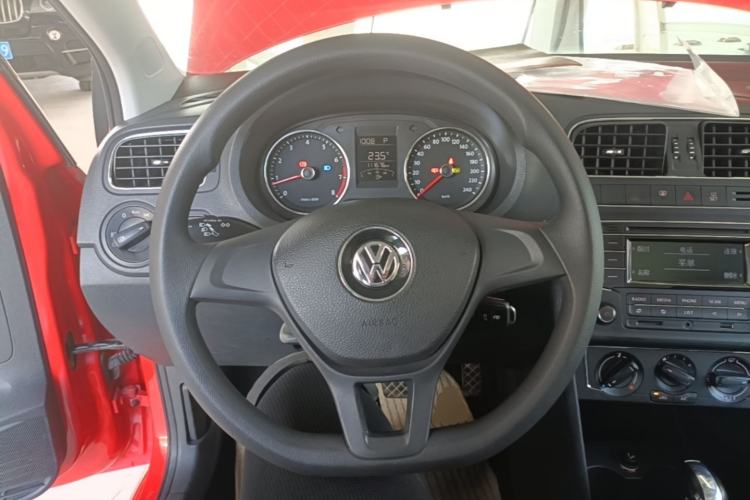 Used Volkswagen Polo 2014 1.6L Automatic Comfort Edition Steering Wheel