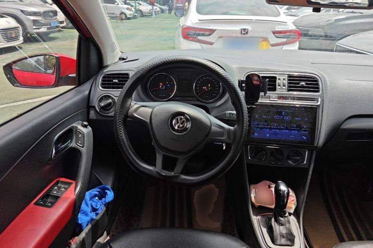 Used Volkswagen Polo 2014 1.6L Automatic Comfort Edition Steering Wheel