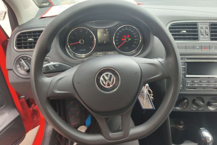 Used Volkswagen Polo 2014 1.6L Automatic Comfort Edition Steering Wheel