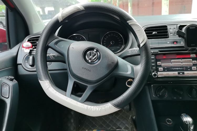 Used Volkswagen Polo 2014 1.6L Automatic Comfort Edition Steering Wheel