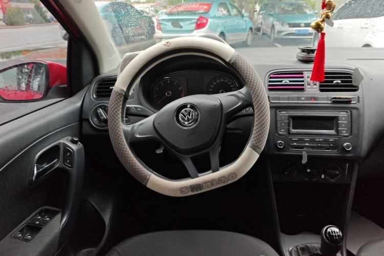 Used Volkswagen Polo 2014 1.4L Manual Fashion Edition Steering Wheel