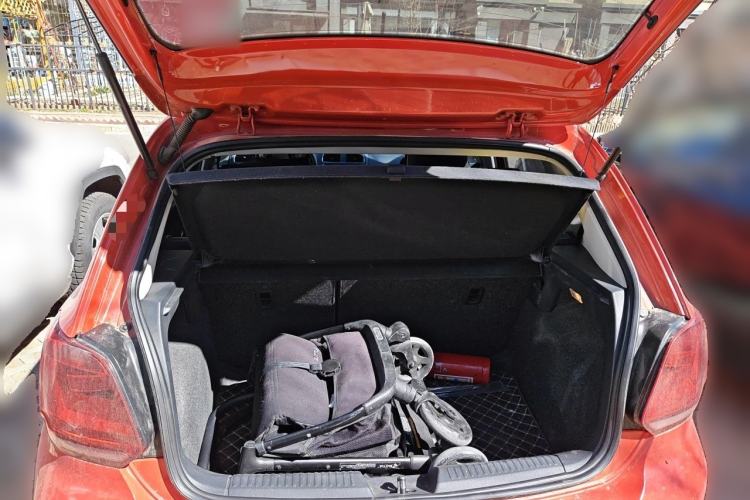 Used Volkswagen Polo 2014 1.6L Automatic Comfort Edition Trunk