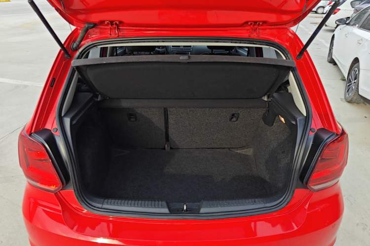 Used Volkswagen Polo 2014 1.6L Automatic Comfort Edition Trunk