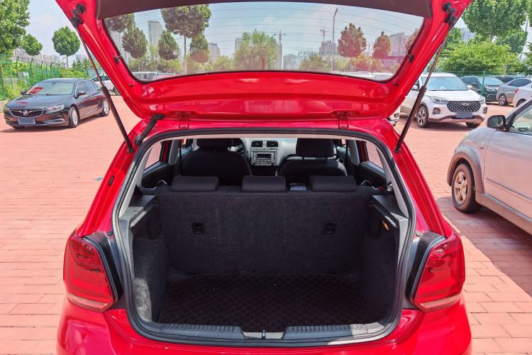 Used Volkswagen Polo 2014 1.4L Manual Fashion Edition Trunk