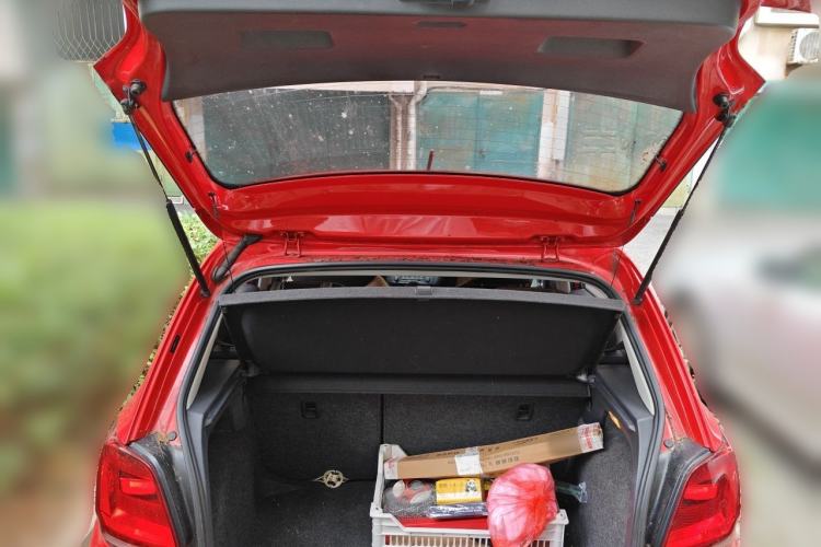 Used Volkswagen Polo 2014 1.6L Automatic Comfort Edition Trunk