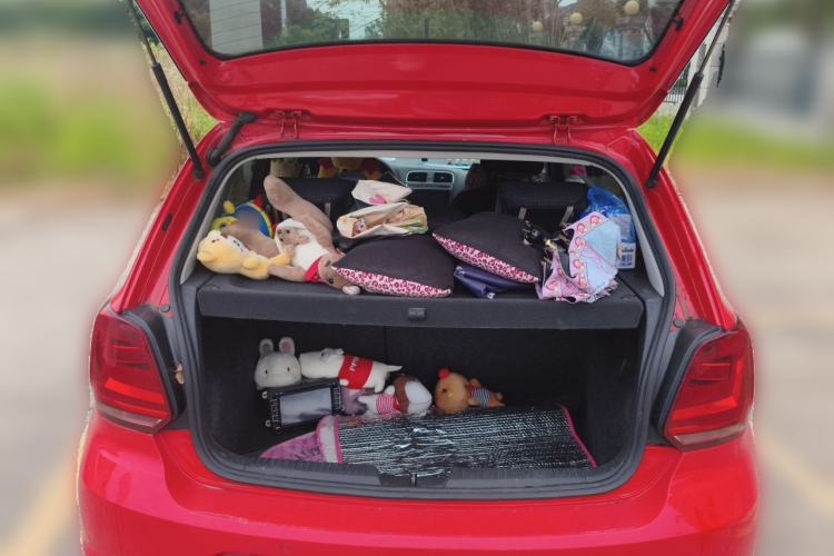 Used Volkswagen Polo 2014 1.6L Automatic Comfort Edition Trunk