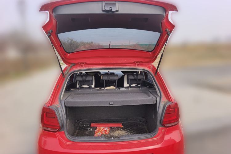 Used Volkswagen Polo 2014 1.4L Manual Fashion Edition Trunk
