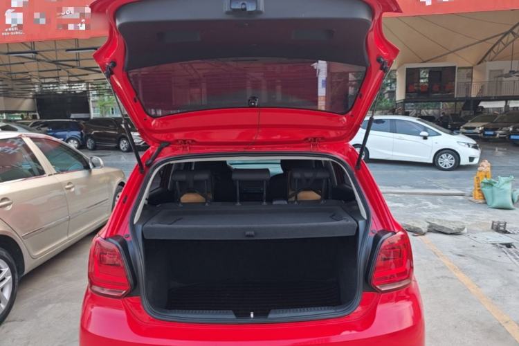 Used Volkswagen Polo 2014 1.4L Manual Fashion Edition Trunk