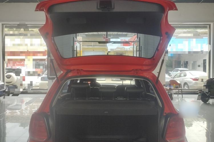 Used Volkswagen Polo 2014 1.4L Manual Fashion Edition Trunk