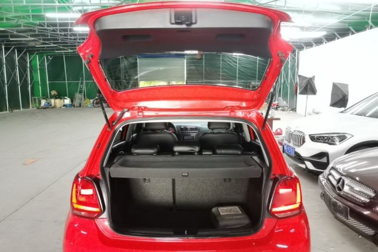 Used Volkswagen Polo 2014 1.6L Automatic Comfort Edition Trunk