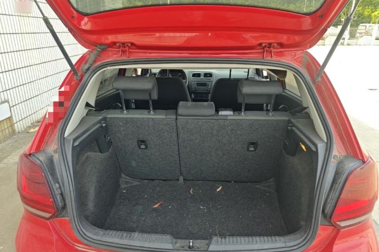 Used Volkswagen Polo 2014 1.6L Automatic Comfort Edition Trunk
